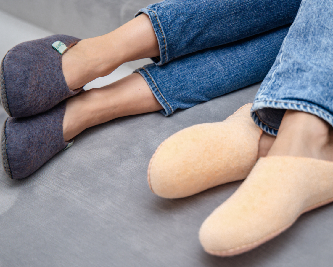 Felted slippers low back cream